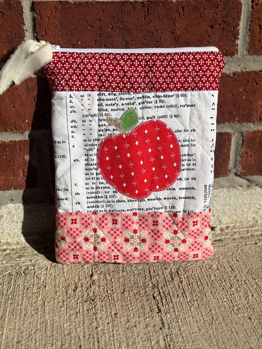 Book Sleeve - QUILTED; Medium. Apple Appliqué