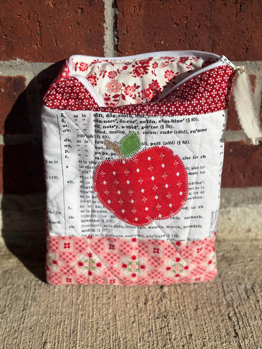 Book Sleeve - QUILTED; Medium. Apple Appliqué